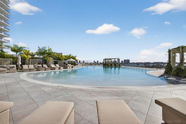 220 Lake Shore Drive 605, Lake Park, FL 33403