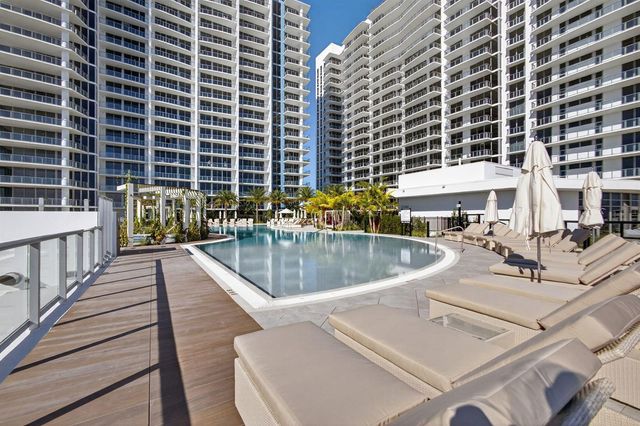 220 Lake Shore Drive 605, Lake Park, FL 33403