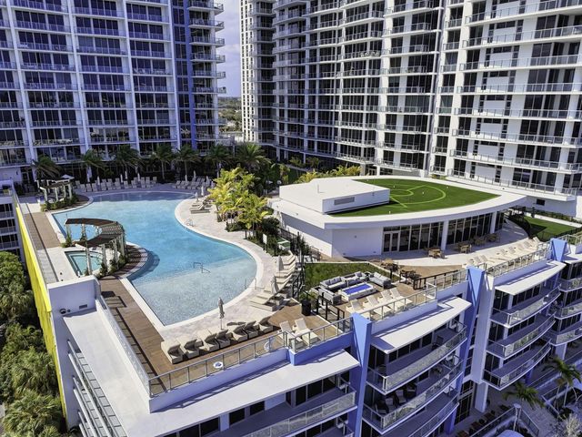 220 Lake Shore Drive 605, Lake Park, FL 33403