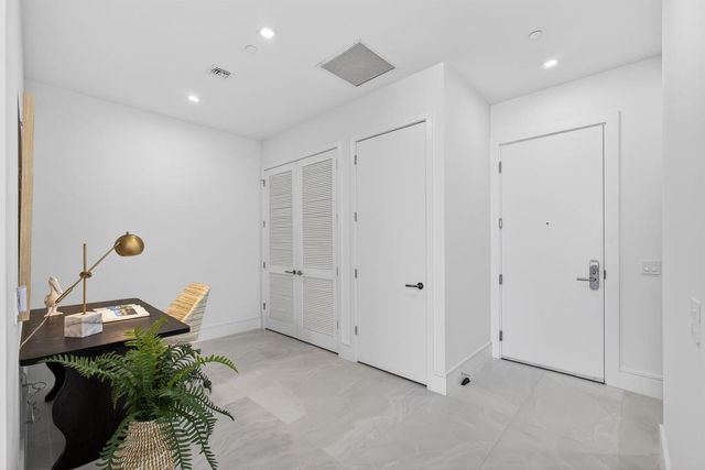 220 Lake Shore Drive 605, Lake Park, FL 33403
