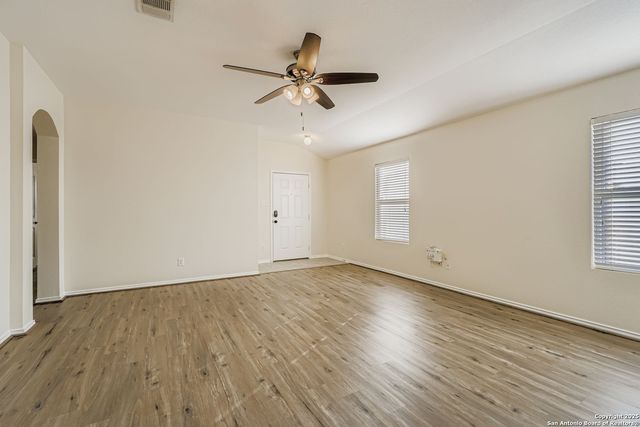 1013 Polmont, Seguin, TX 78155