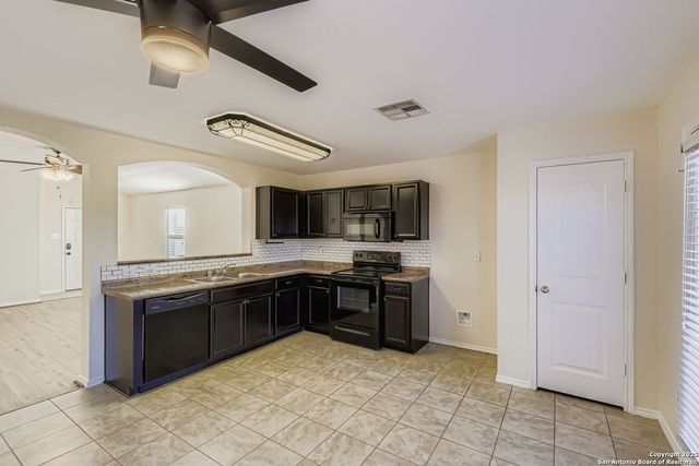 1013 Polmont, Seguin, TX 78155