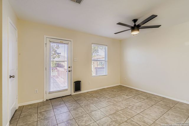 1013 Polmont, Seguin, TX 78155