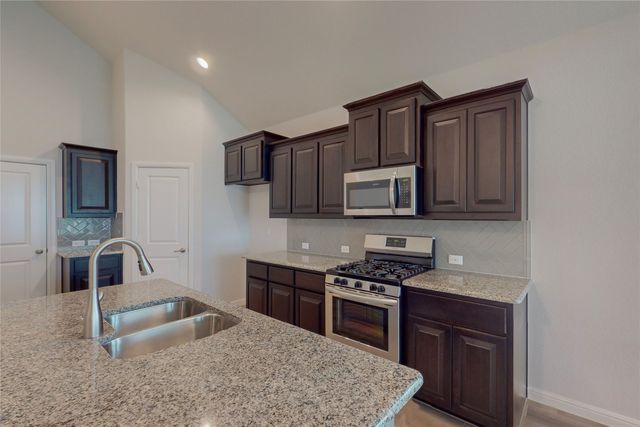 821 Falcon Road, Argyle, TX 76226