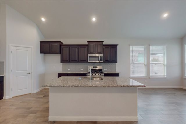 821 Falcon Road, Argyle, TX 76226