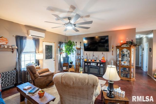 13261 CASEY Road, Marion, IL 62959