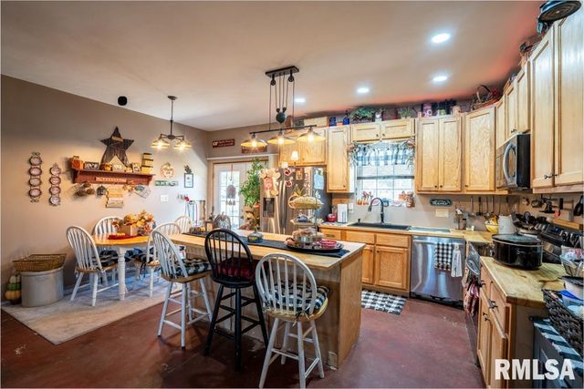 13261 CASEY Road, Marion, IL 62959