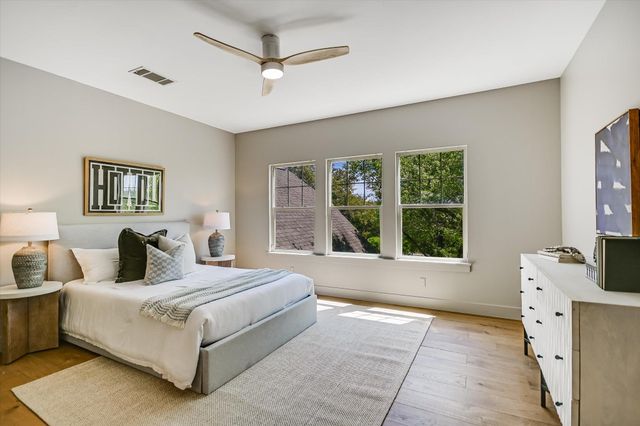 700 Furlong DR, Austin, TX 78746