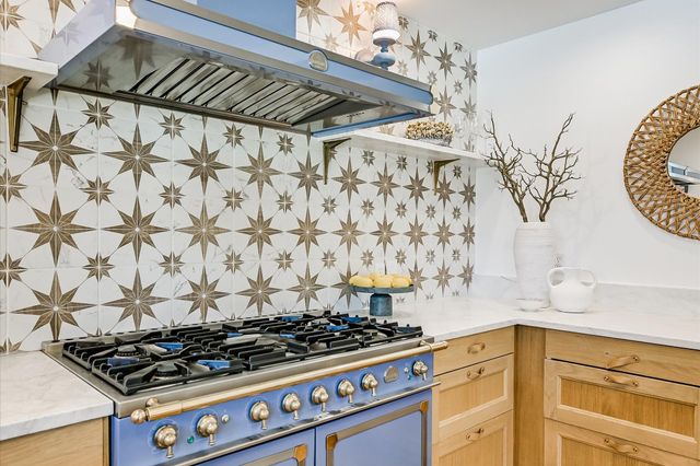 700 Furlong DR, Austin, TX 78746