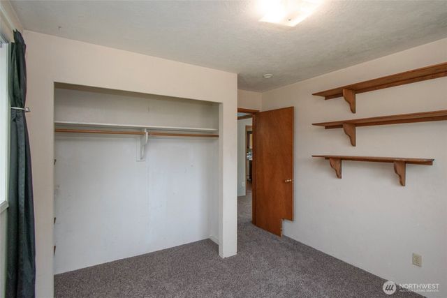 915 W 11th St, Port Angeles, WA 98363