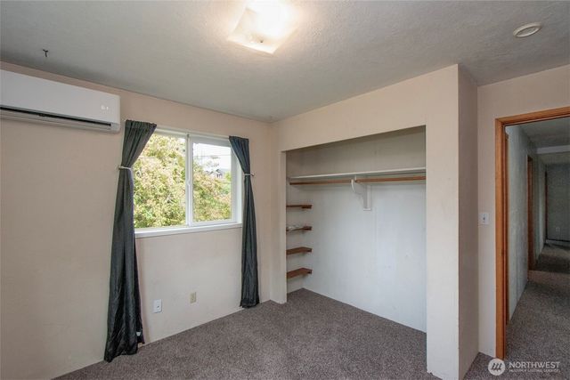 915 W 11th St, Port Angeles, WA 98363