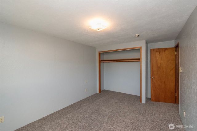 915 W 11th St, Port Angeles, WA 98363