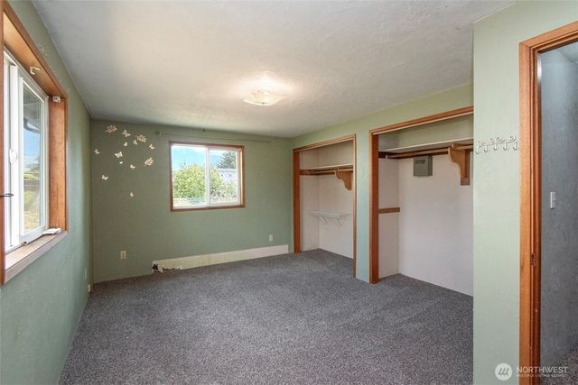 915 W 11th St, Port Angeles, WA 98363
