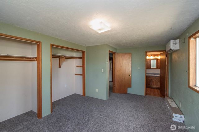 915 W 11th St, Port Angeles, WA 98363