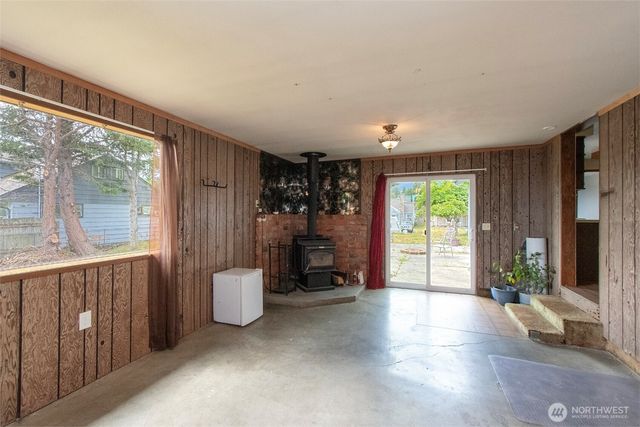 915 W 11th St, Port Angeles, WA 98363