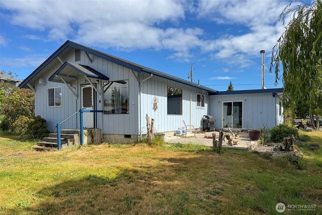 915 W 11th St, Port Angeles, WA 98363