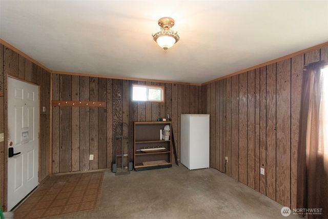 915 W 11th St, Port Angeles, WA 98363