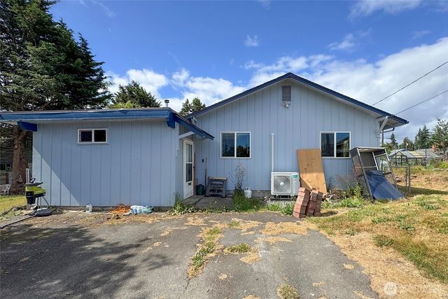 915 W 11th St, Port Angeles, WA 98363