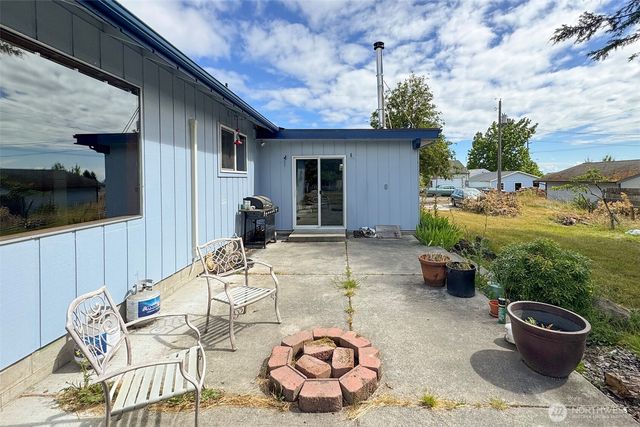 915 W 11th St, Port Angeles, WA 98363