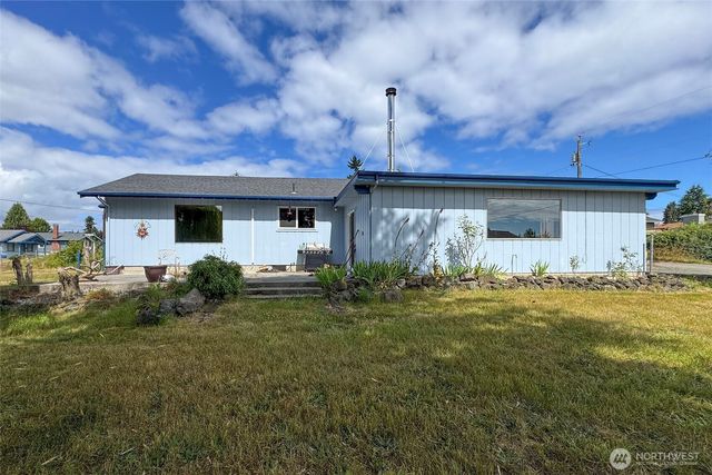 915 W 11th St, Port Angeles, WA 98363