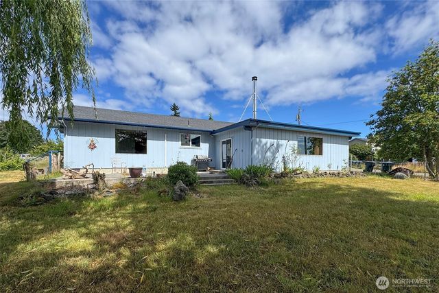 915 W 11th St, Port Angeles, WA 98363
