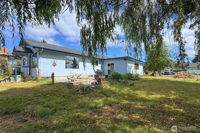 915 W 11th St, Port Angeles, WA 98363