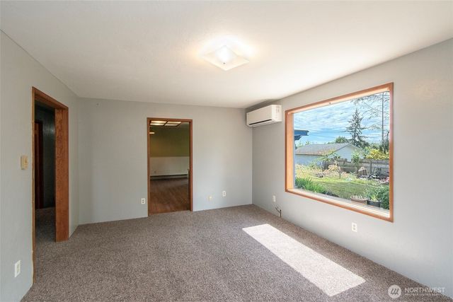 915 W 11th St, Port Angeles, WA 98363