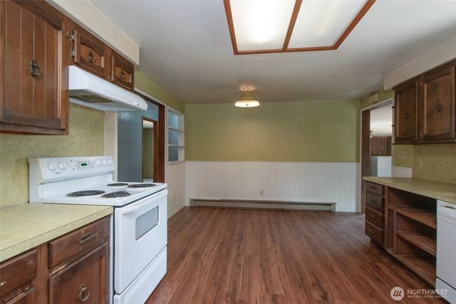 915 W 11th St, Port Angeles, WA 98363
