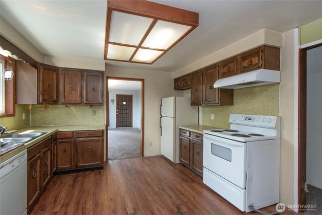 915 W 11th St, Port Angeles, WA 98363
