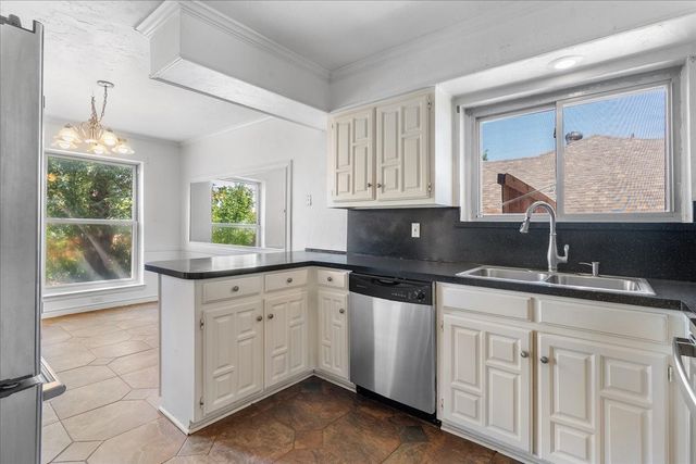 1820 Green Ridge Court, Carrollton, TX 75007