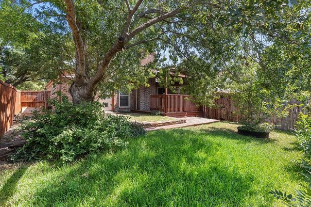 1820 Green Ridge Court, Carrollton, TX 75007