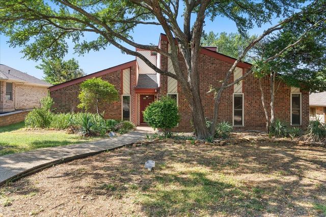 1820 Green Ridge Court, Carrollton, TX 75007