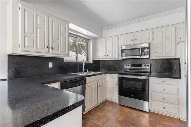 1820 Green Ridge Court, Carrollton, TX 75007