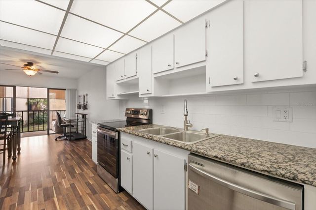 305 30TH AVENUE W A208, Bradenton, FL 34205