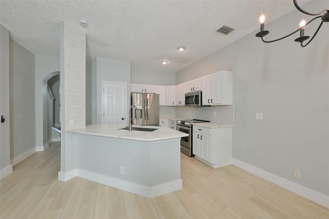 671 VALLANCE WAY NE, St Petersburg, FL 33716