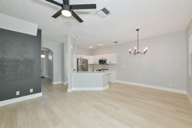 671 VALLANCE WAY NE, St Petersburg, FL 33716