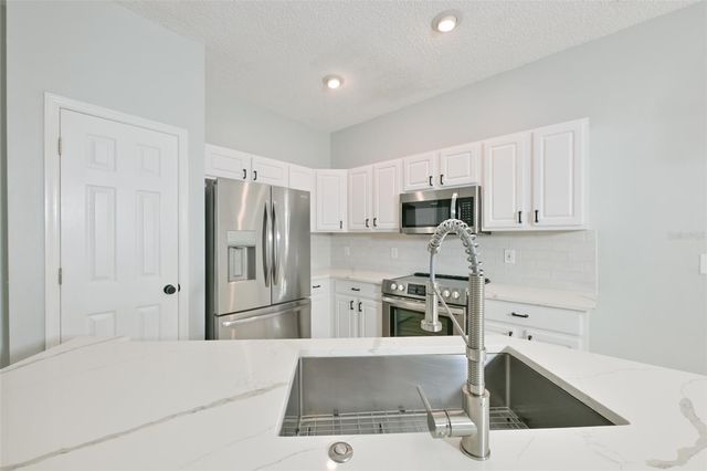 671 VALLANCE WAY NE, St Petersburg, FL 33716