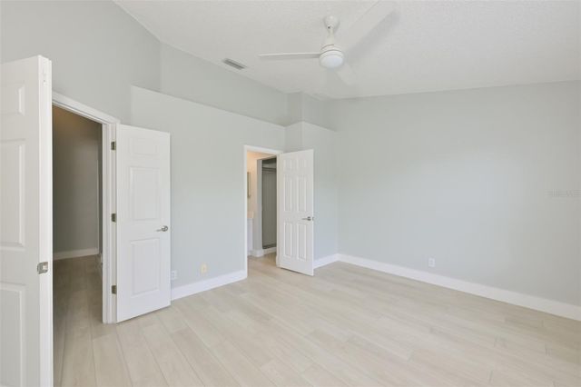 671 VALLANCE WAY NE, St Petersburg, FL 33716