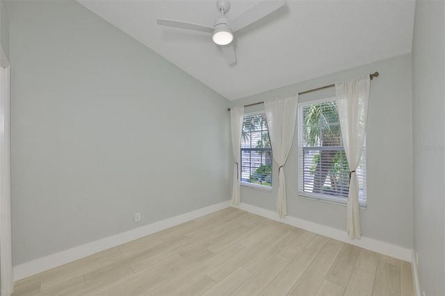 671 VALLANCE WAY NE, St Petersburg, FL 33716