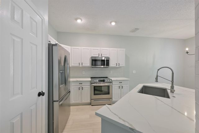 671 VALLANCE WAY NE, St Petersburg, FL 33716