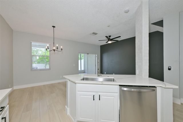 671 VALLANCE WAY NE, St Petersburg, FL 33716