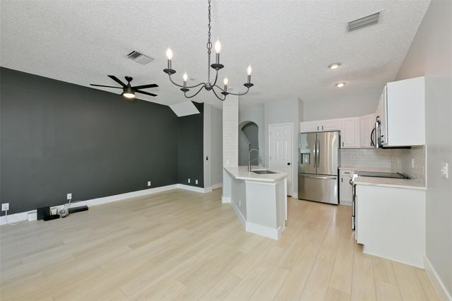 671 VALLANCE WAY NE, St Petersburg, FL 33716