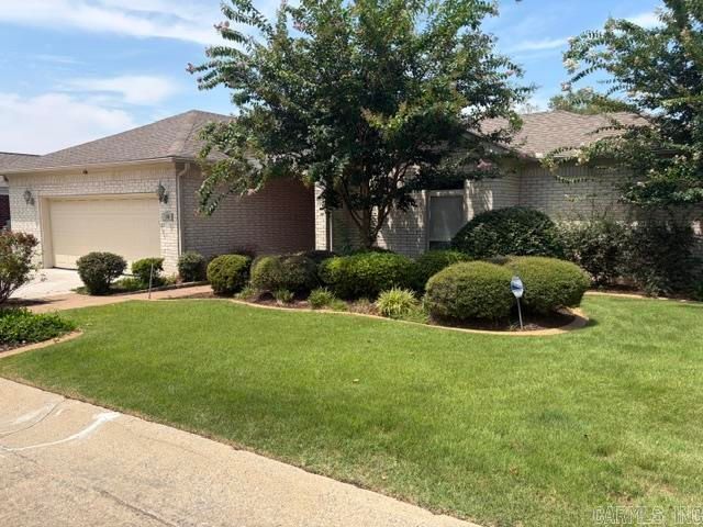 126 Hunters Green Circle, Little Rock, AR 72211