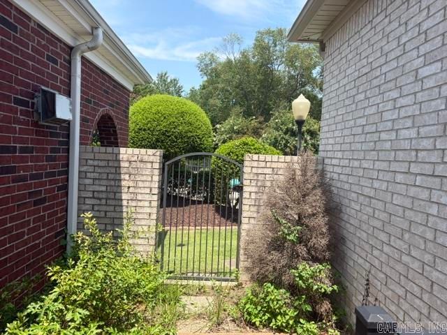 126 Hunters Green Circle, Little Rock, AR 72211