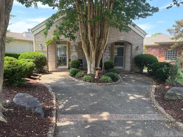 126 Hunters Green Circle, Little Rock, AR 72211