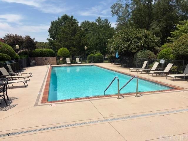 126 Hunters Green Circle, Little Rock, AR 72211