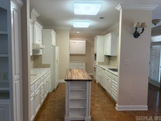 126 Hunters Green Circle, Little Rock, AR 72211