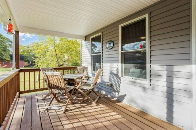 033 Alden Avenue, Portsmouth, RI 02871