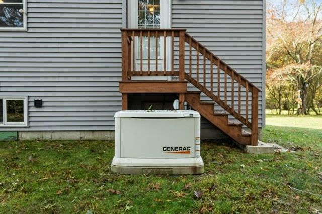 033 Alden Avenue, Portsmouth, RI 02871