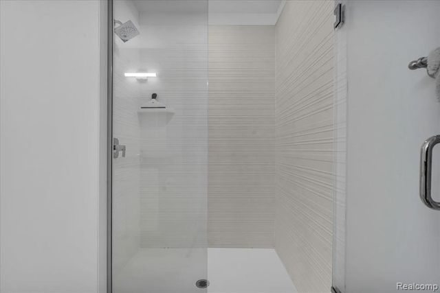 166 Oak Street PH6, Wyandotte, MI 48192